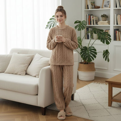 CosyAura | Warm Flannel Pyjamas – Thermal Insulation – Extra-Thick Soft Fabric – Women’s Winter Loungewear for Cosy Sleep and Warm Comfort