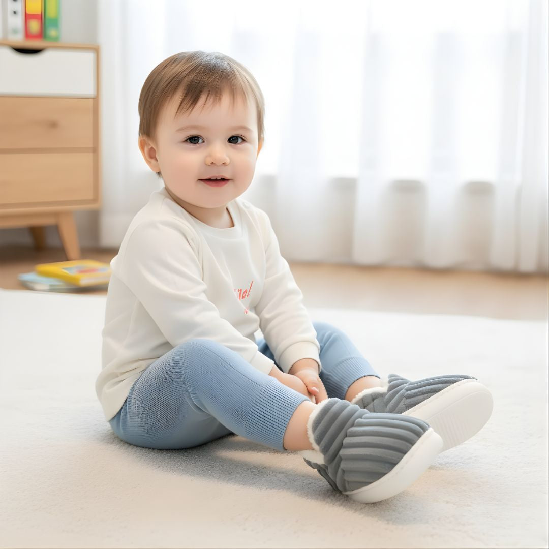 CozyStep | Kids Slippers – Non-Slip Grip – Plush Warm Lining – Keep Feet Cosy Safe and Supported – Perfect Indoor Comfort for Children