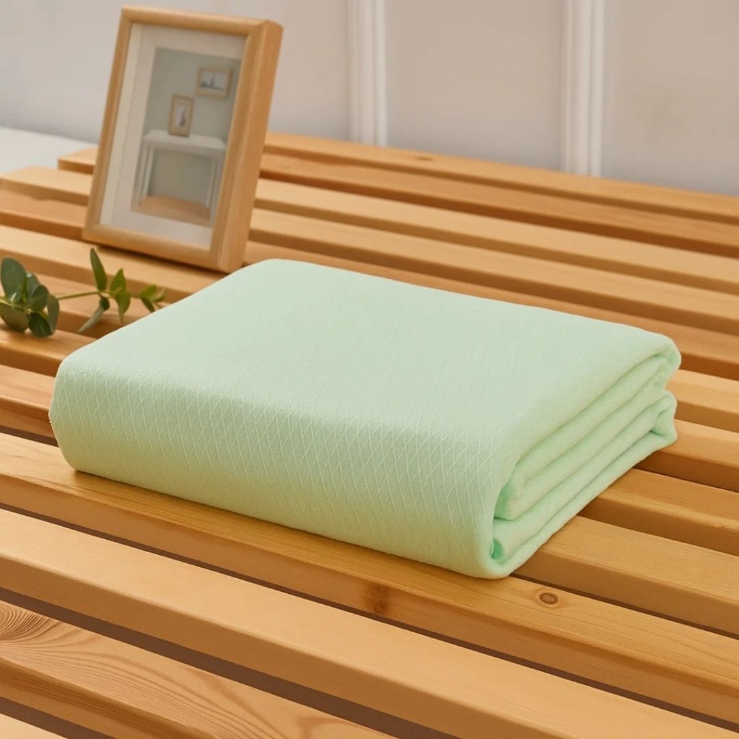 CoolBreeze | Cooling Blanket – Temperature Regulating – Breathable Bamboo Fibre – Cooler Nights – Relief From Night Sweats and Overheating
