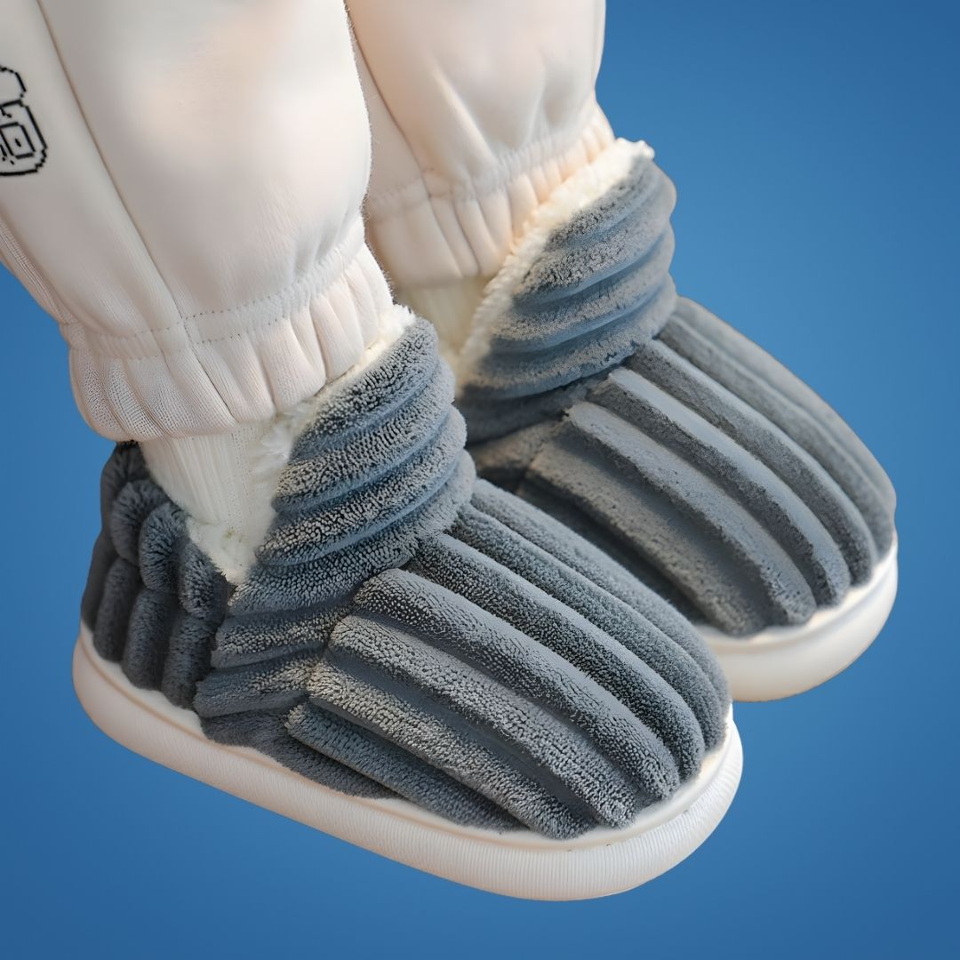 CozyStep | Kids Slippers – Non-Slip Grip – Plush Warm Lining – Keep Feet Cosy Safe and Supported – Perfect Indoor Comfort for Children
