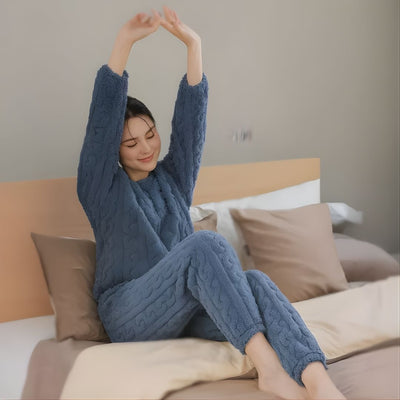 CosyAura | Warm Flannel Pyjamas – Thermal Insulation – Extra-Thick Soft Fabric – Women’s Winter Loungewear for Cosy Sleep and Warm Comfort