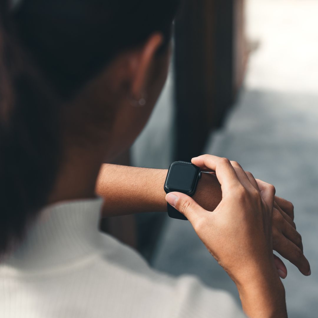 FitTrack Pro Advanced Smartwatch - Customizable Features | Health and Fitness Monitoring